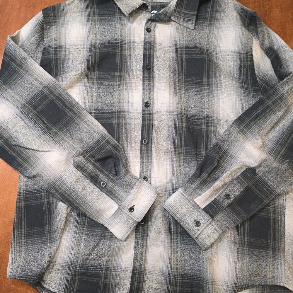 Men's Casual Plaid Button-Down Shirt - Black and Cream